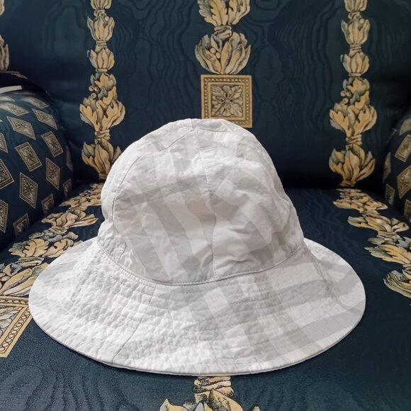 Burberry Bucket Hat With Logo - Picture 6 of 7